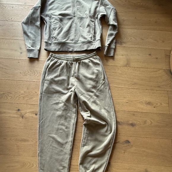 Vuori Pants - Vuori Sedona Matching Set Pullover  Joggers Size S And XS